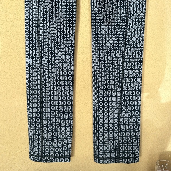 Lululemon Straight-Up Pant Tri Geo Silver Spoon Black Women’s Size 6 W5G88S - Picture 6 of 7